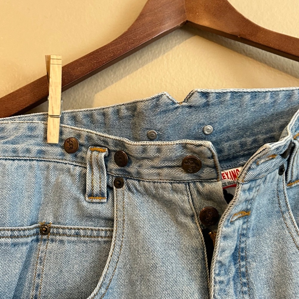 Vintage High Waisted Original Tigger Patch Demin Rivet Shorts - Mickey Inc. - Picture 11 of 17